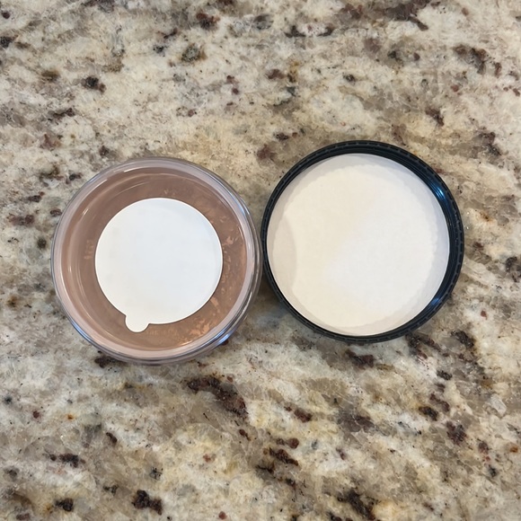 I.d. BareMinerals Honey Bisque Multi-Tasking Face SPF 20 Sunscreen - Picture 3 of 3